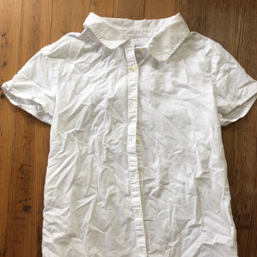 Amazon Essentials Girls' Uniform Classic Fit Short-Sleeve Oxford Shirt